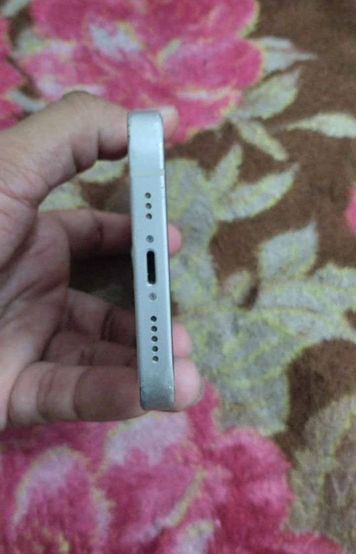 Apple iPhone 14 3