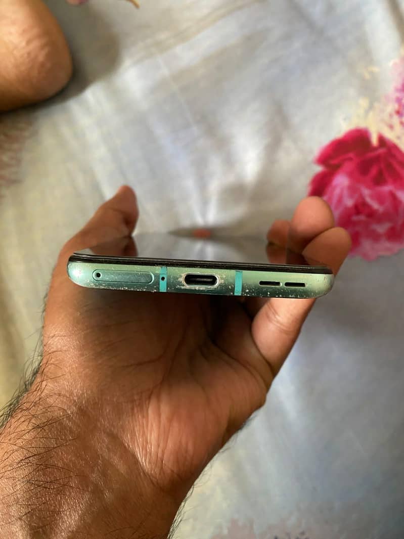 One Plus 8T 4