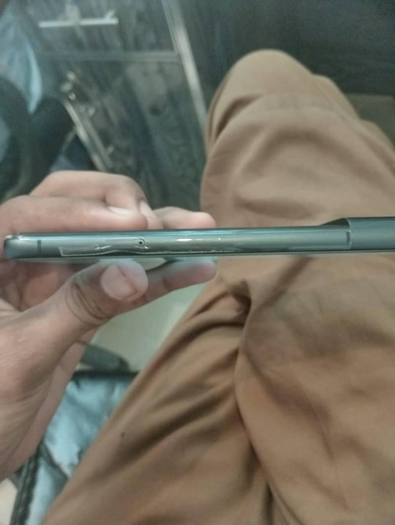 Google Pixel 8 4