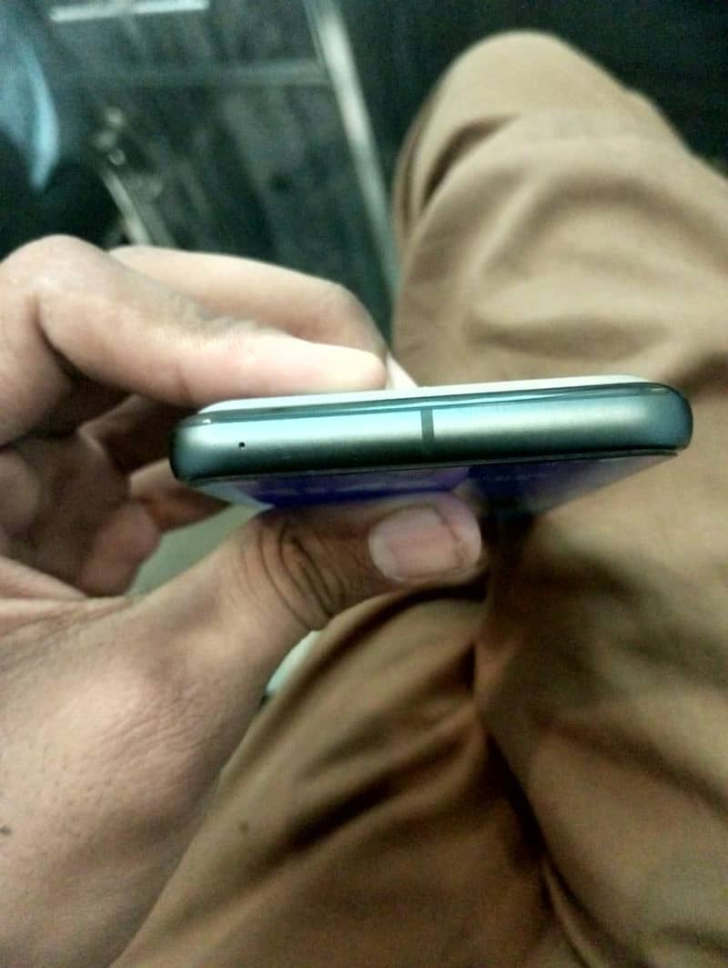 Google Pixel 8 5