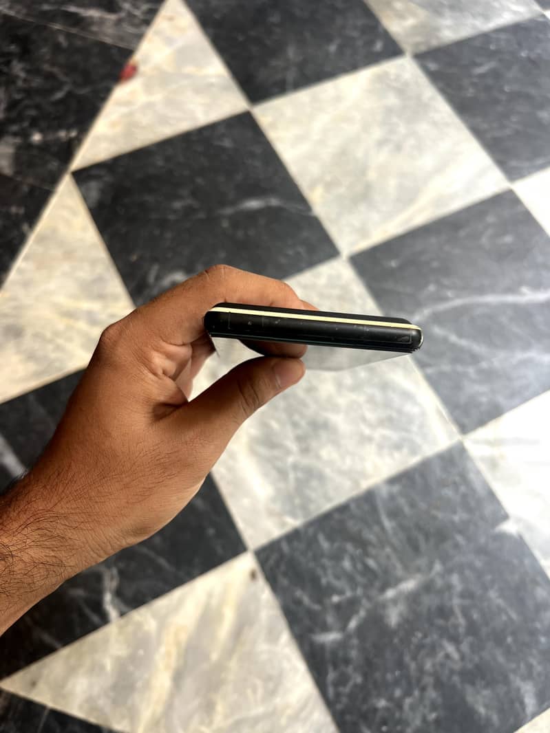 Google Pixel 6 4
