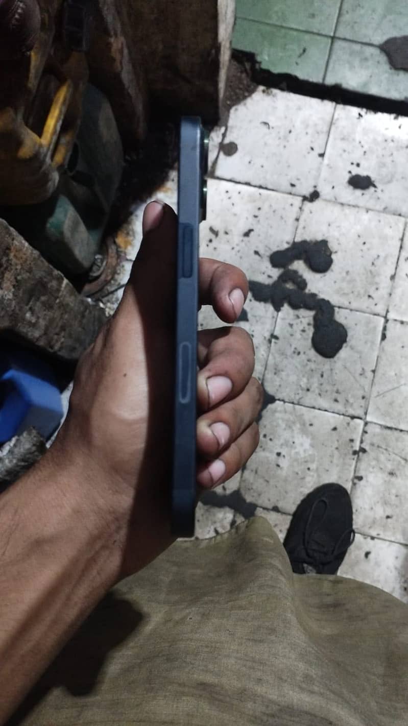 Apple iPhone 13 3