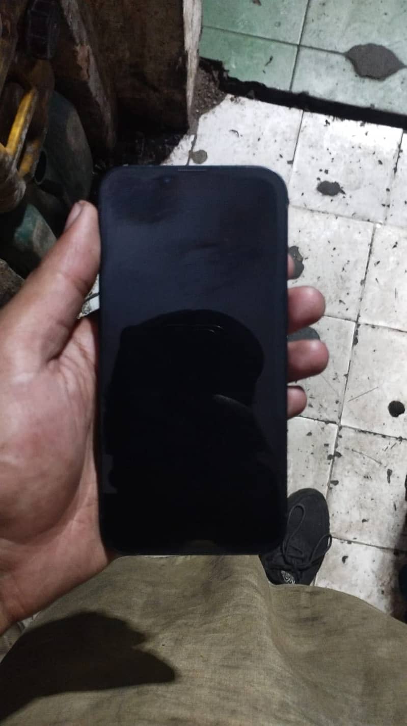 Apple iPhone 13 5