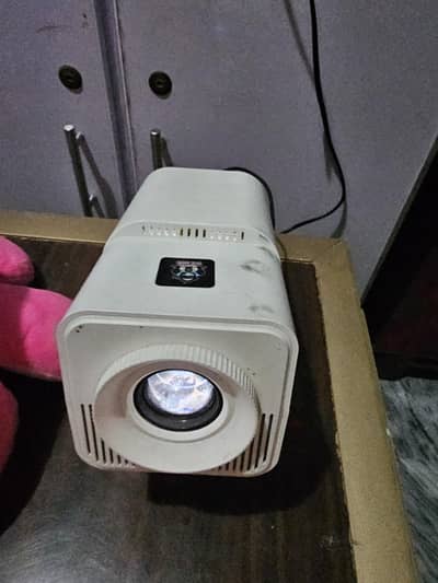 android projector like new hai