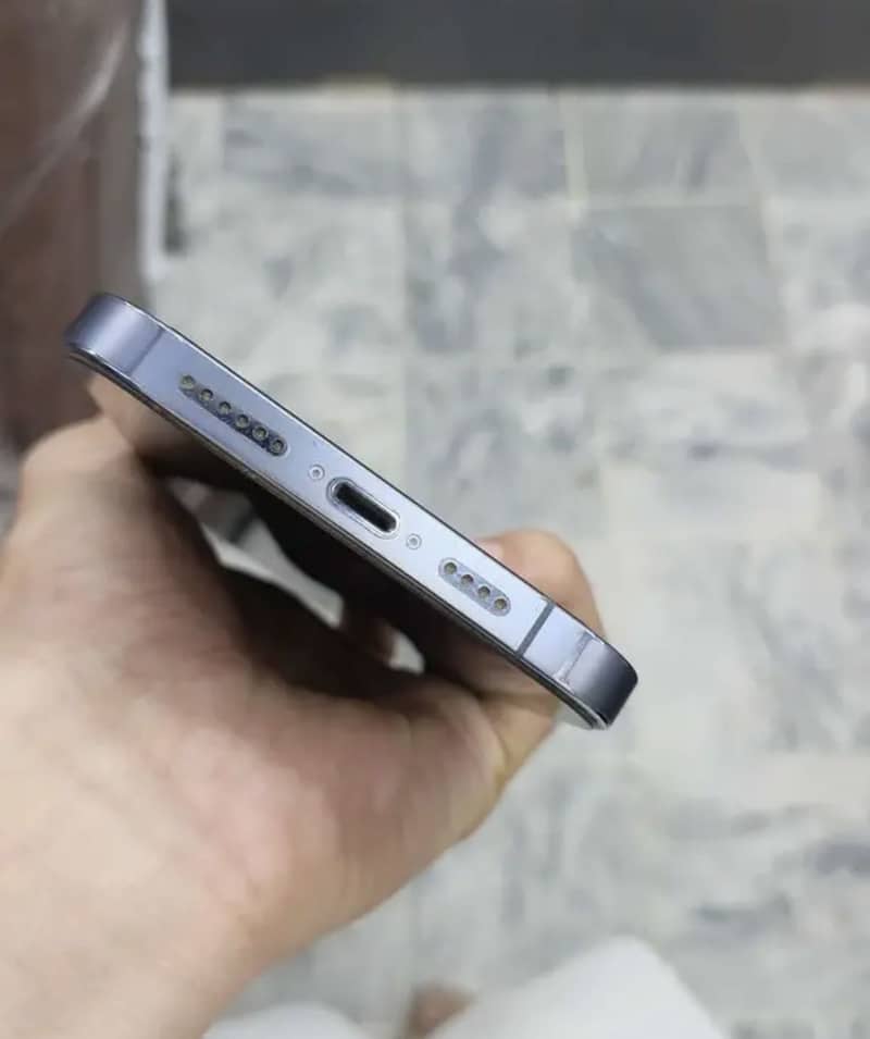 Apple iPhone 13 Pro Max 0
