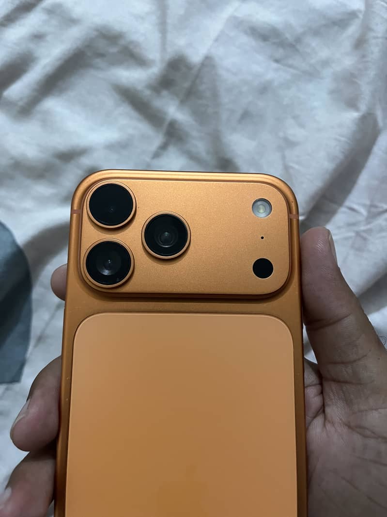 Apple iPhone 17 Pro Max 9
