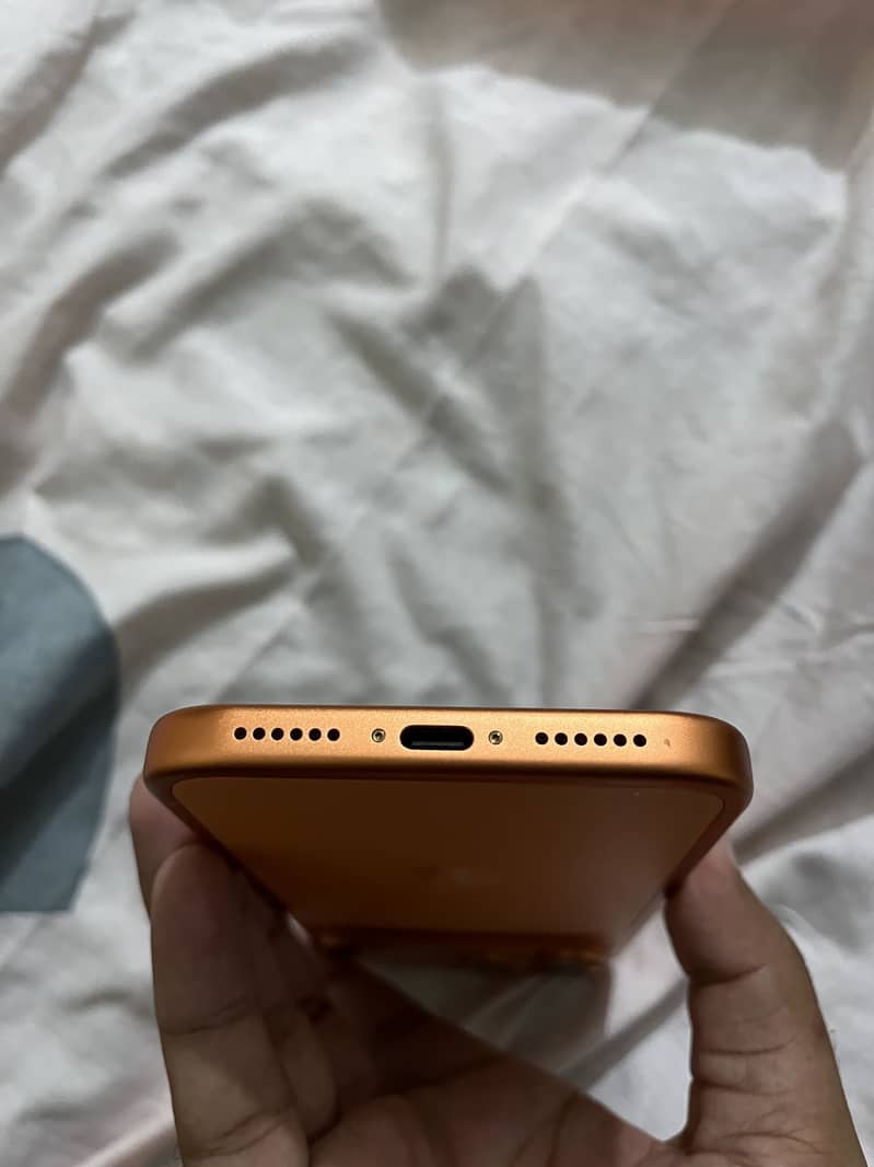 Apple iPhone 17 Pro Max 12