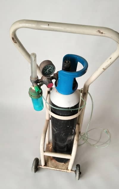 Medical Oxygen Cylinder with Trolley and Flowmeter