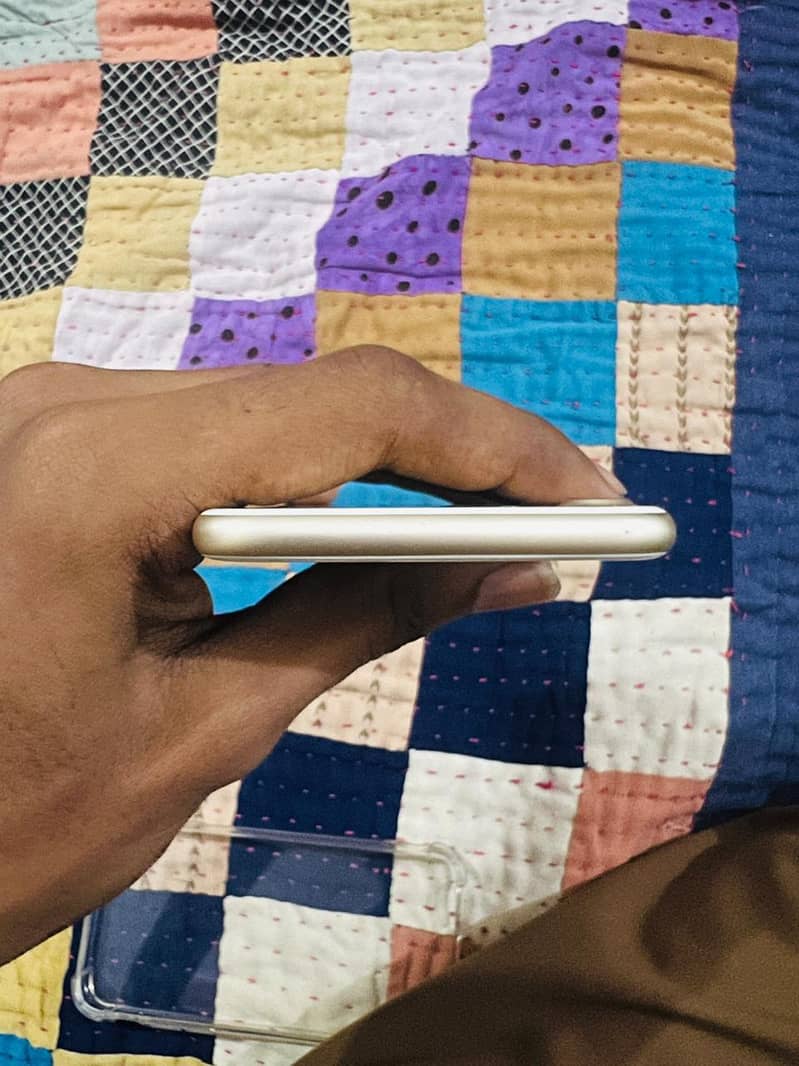 Apple iPhone 7 2
