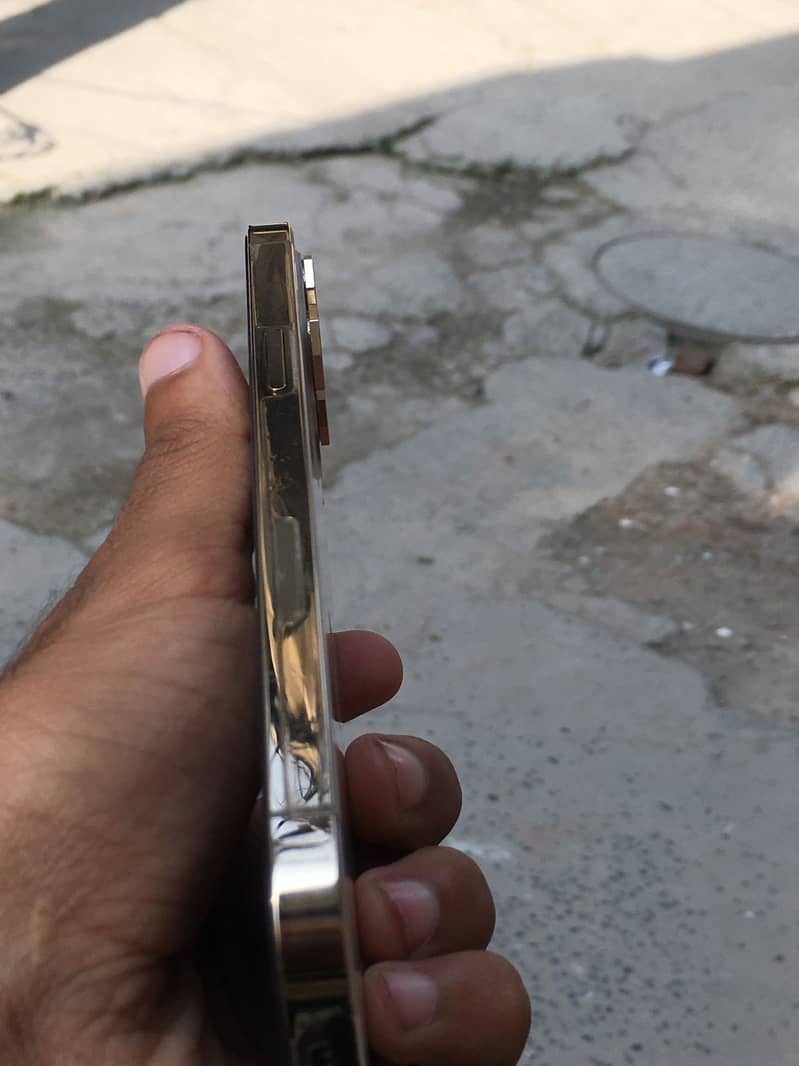 Apple iPhone 12 Pro Max 3