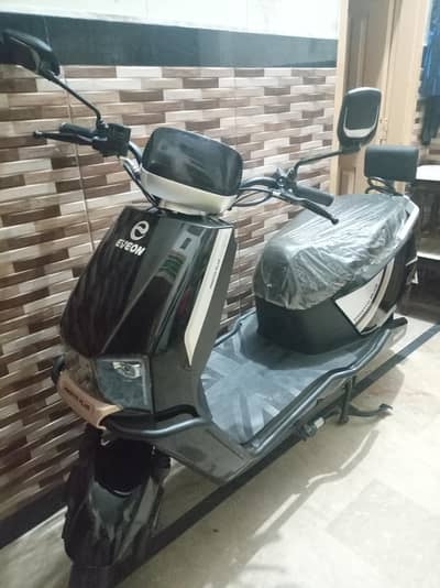 Eveon electric scooty