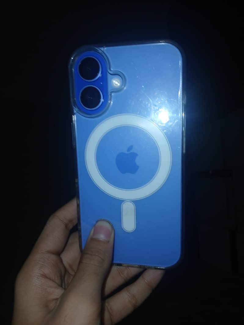 Apple iPhone 16 3