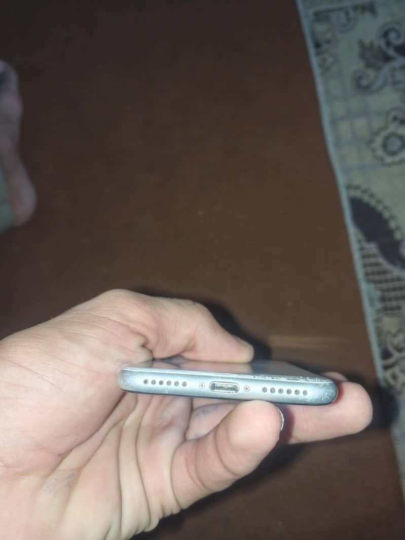 Apple iPhone SE 3
