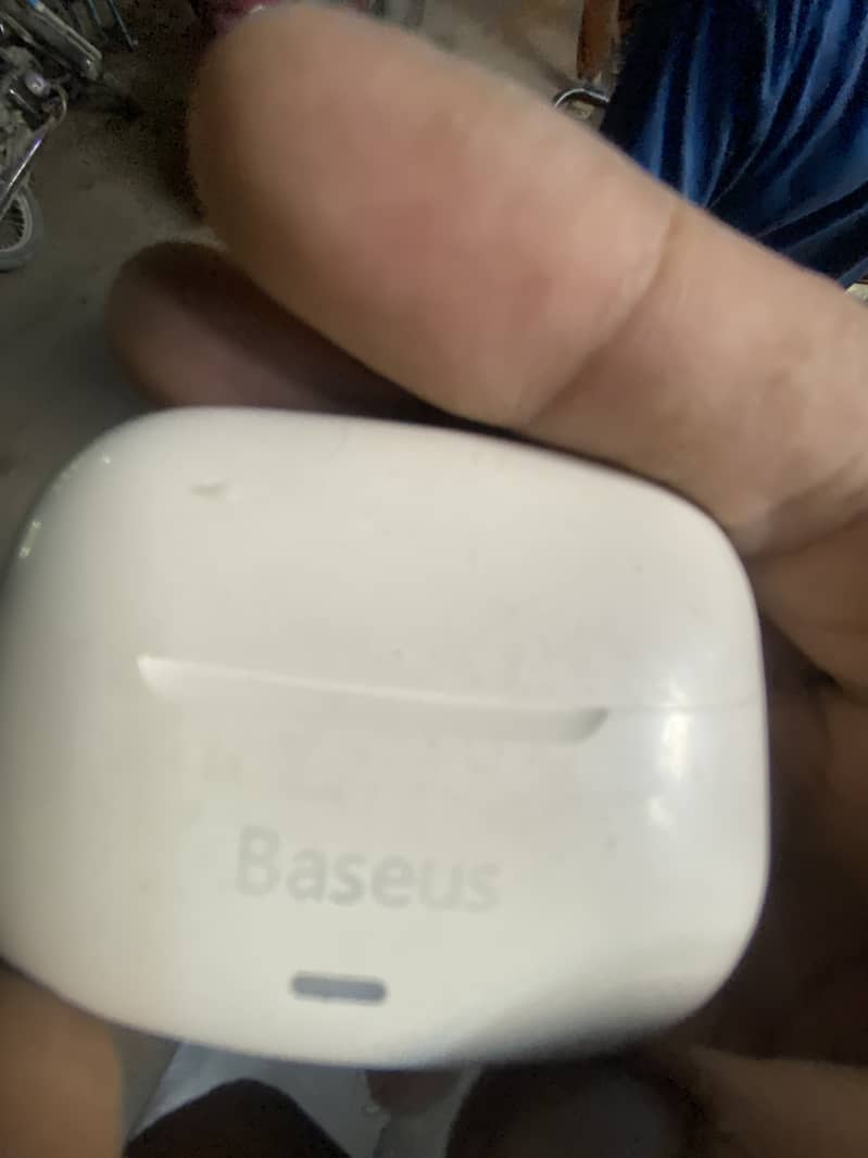 Baseus earbud 1