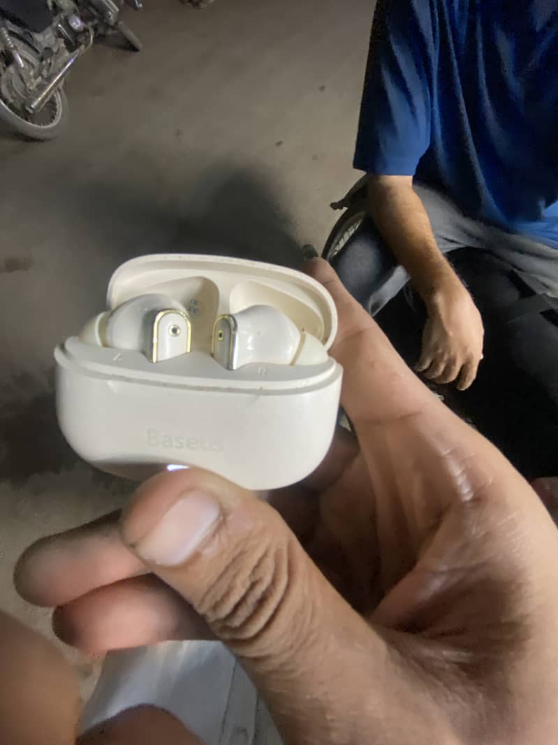 Baseus earbud 4