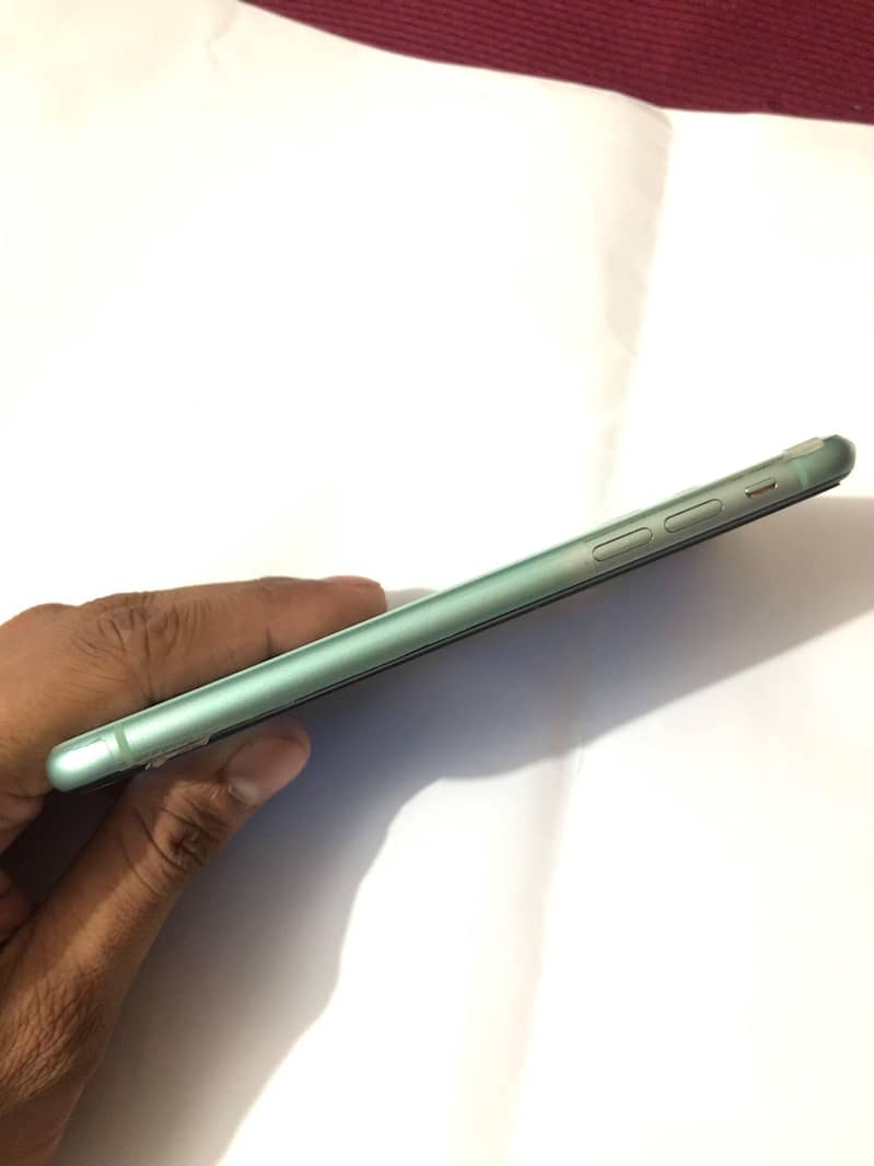 Apple iPhone 11 6