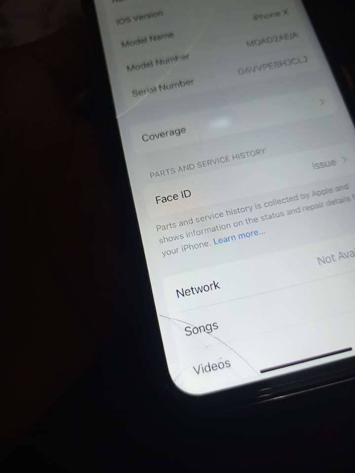 Apple iPhone X 4