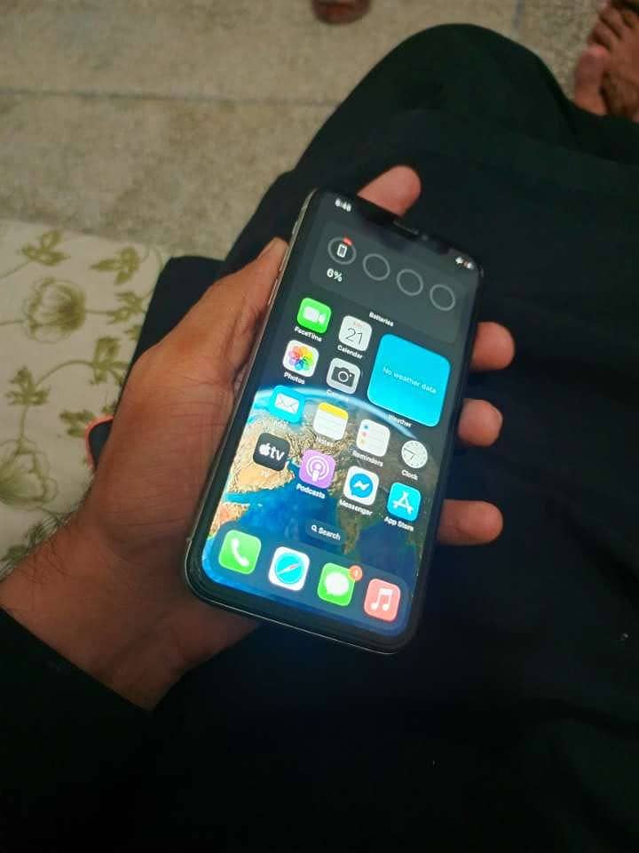 Apple iPhone X 6