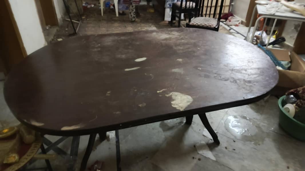 DINING TABLE 8