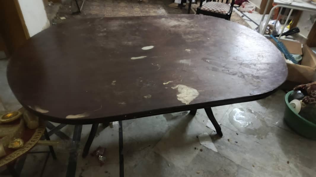 DINING TABLE 9