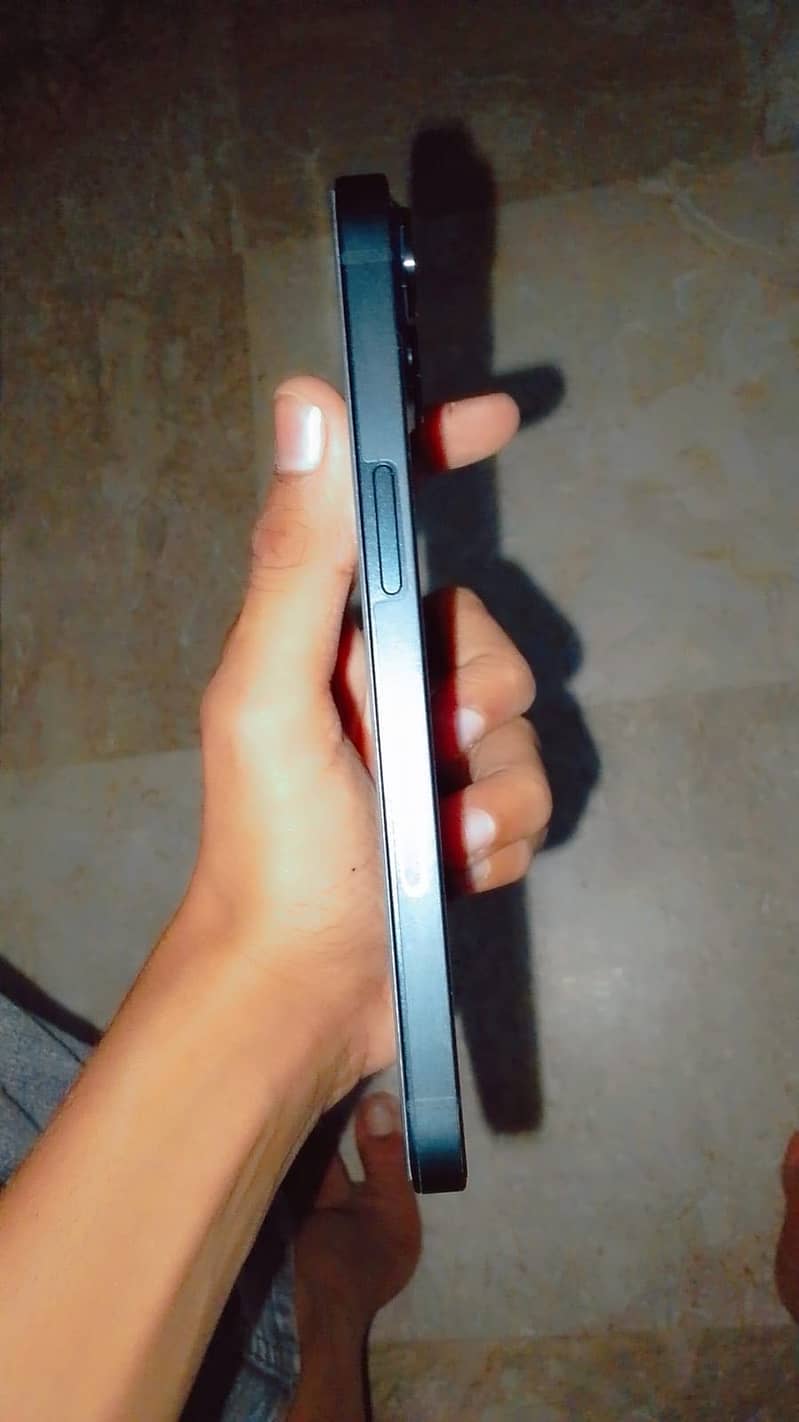 Apple iPhone 13 3