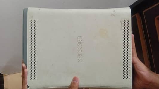 X box 360 With Brand New Controller
