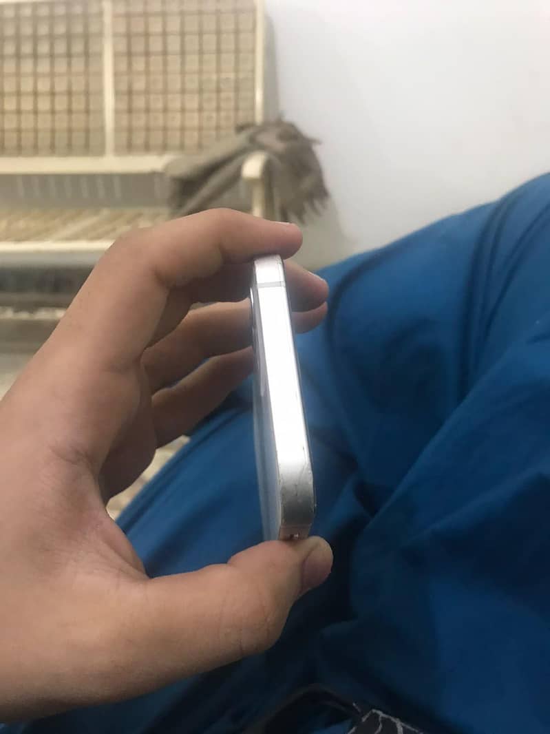 Apple iPhone 12 5