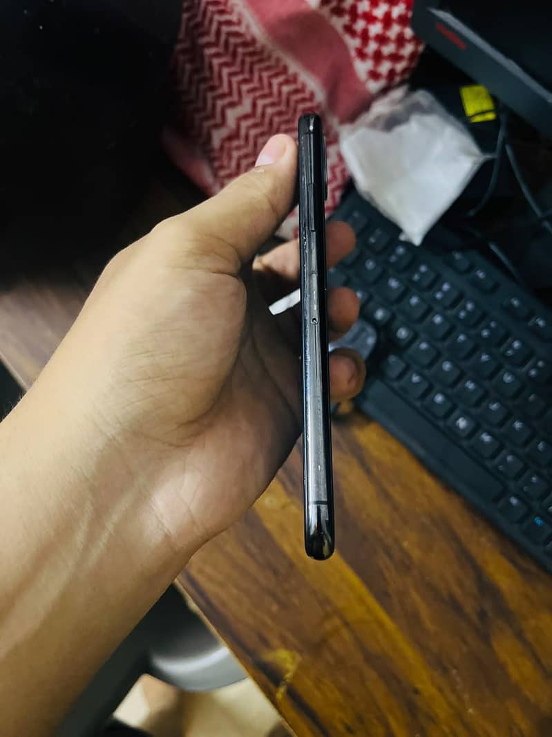 Apple iPhone X 3