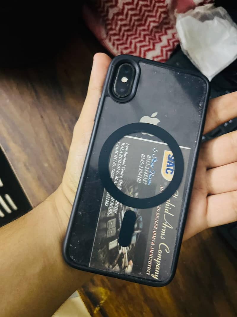 Apple iPhone X 4