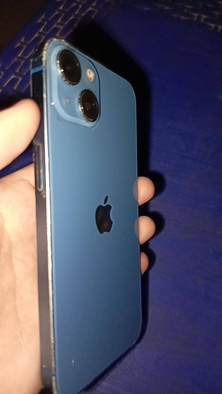 Apple iPhone 13 2