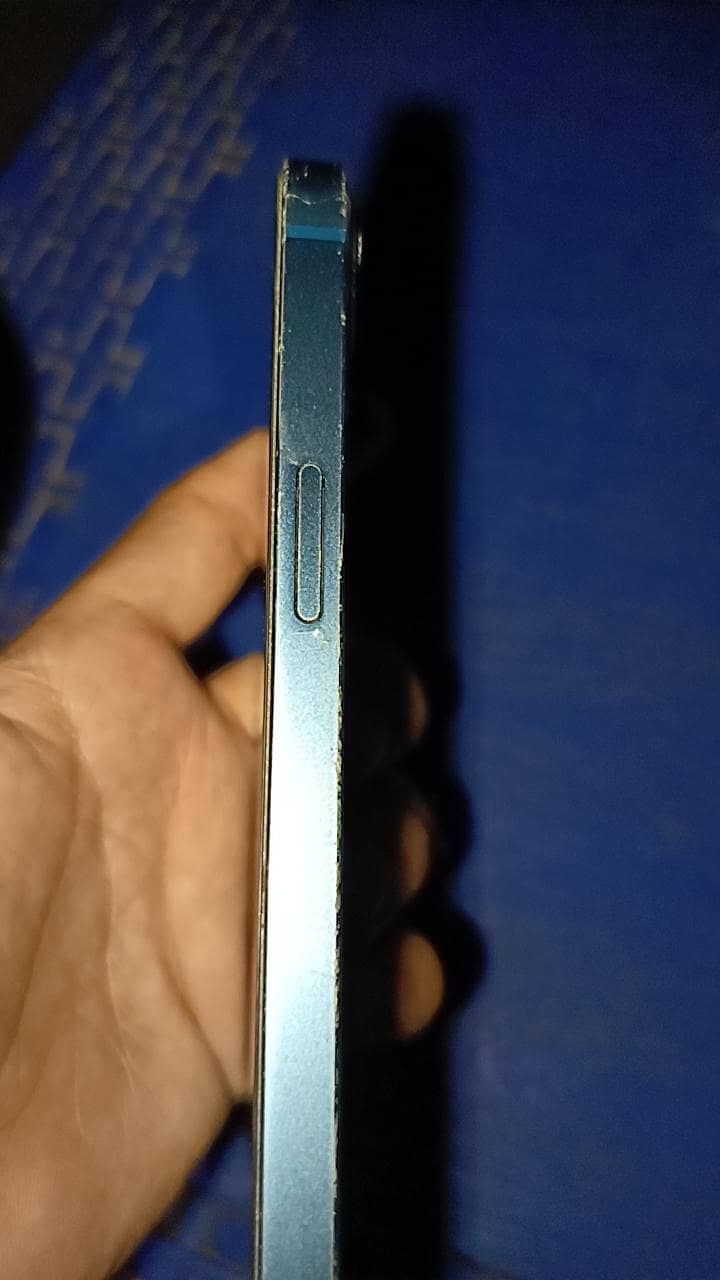 Apple iPhone 13 7
