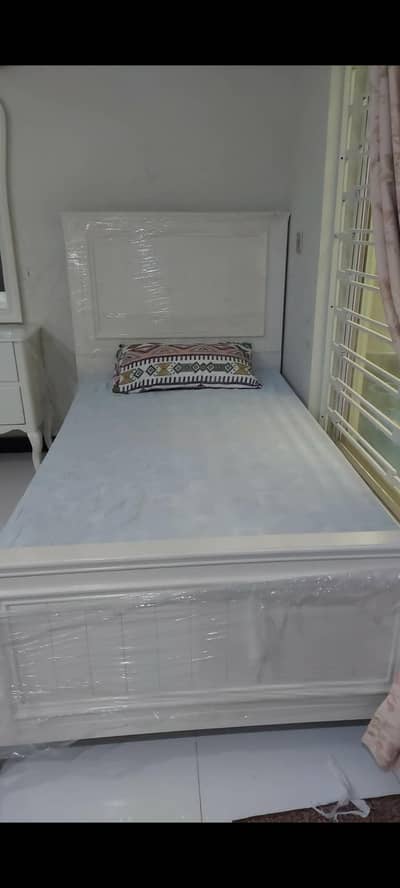 wooden single bed with matress 42 inch width