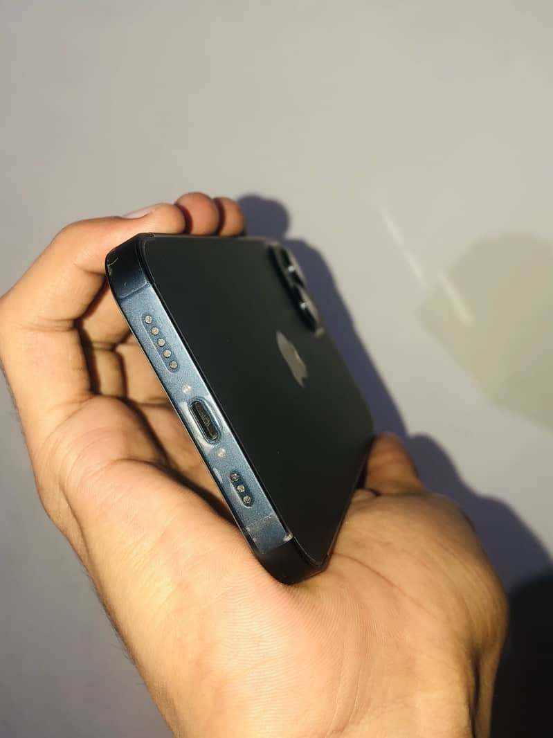 Apple iPhone 13 1