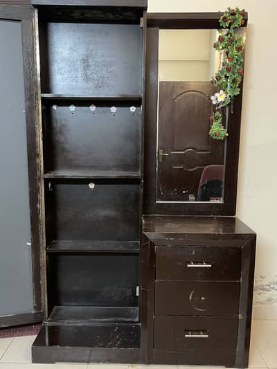 Dressing table for sale (urgent)