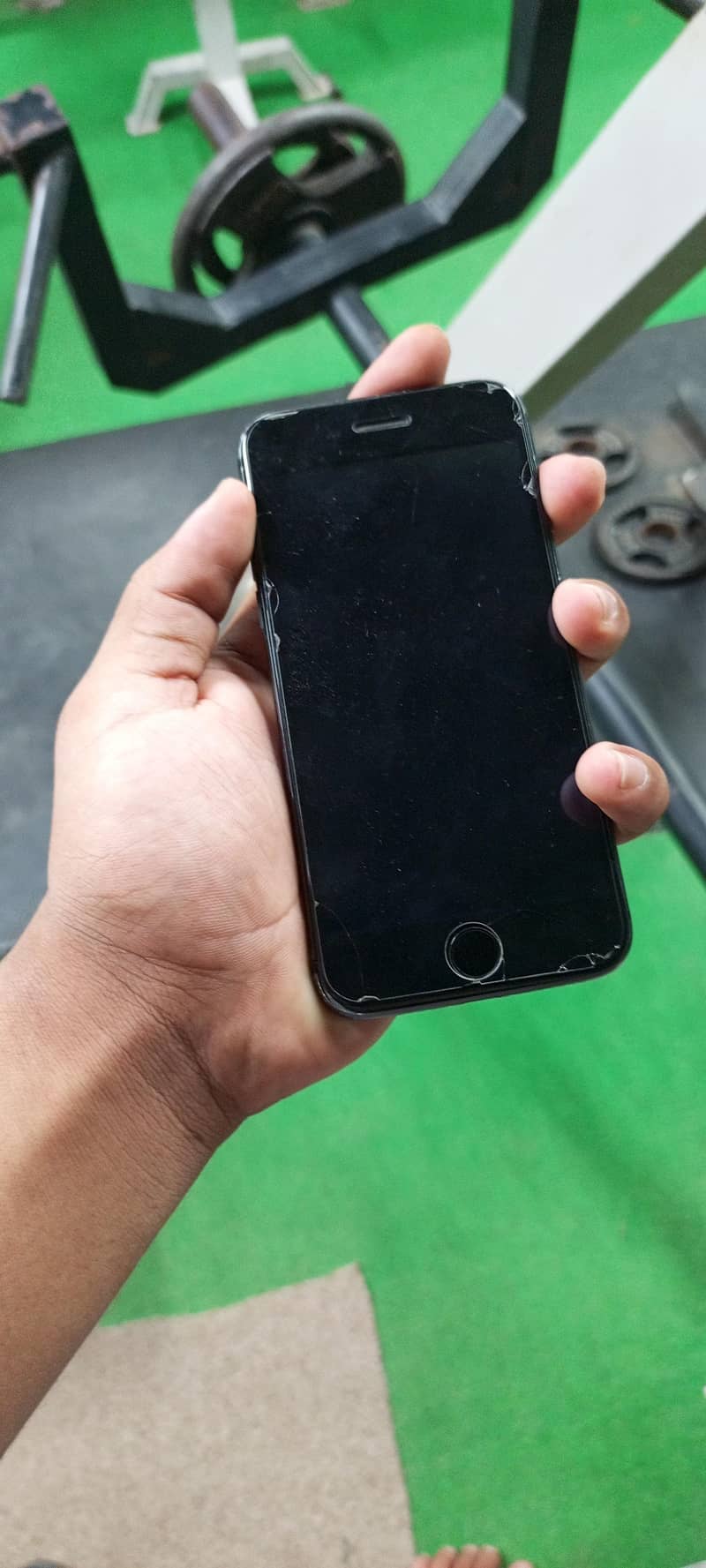 Apple iPhone 8 3