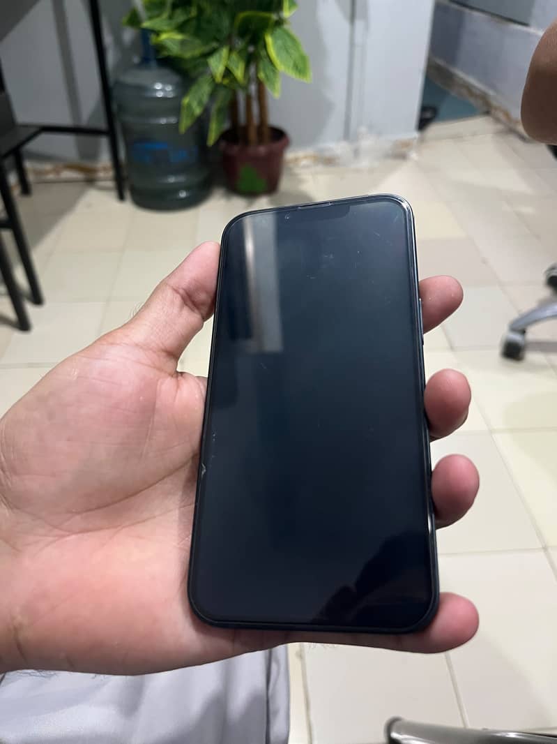 Apple iPhone 13 2