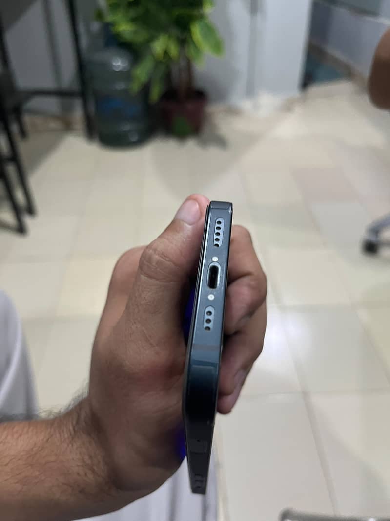 Apple iPhone 13 4