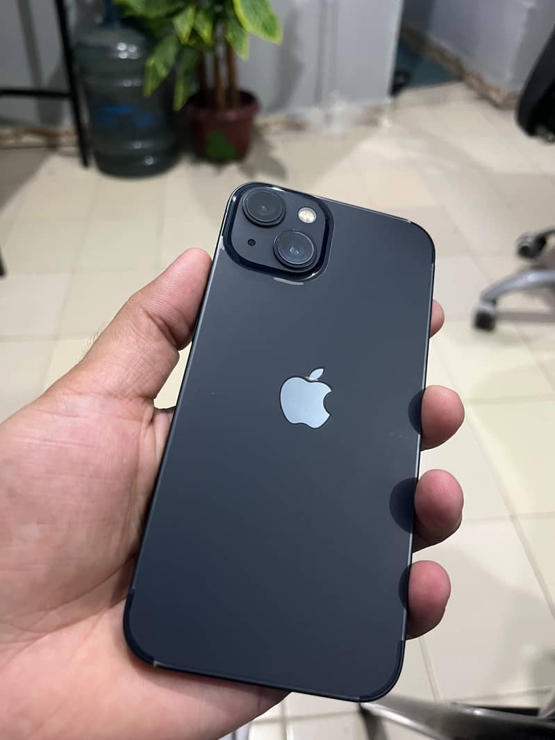 Apple iPhone 13 6