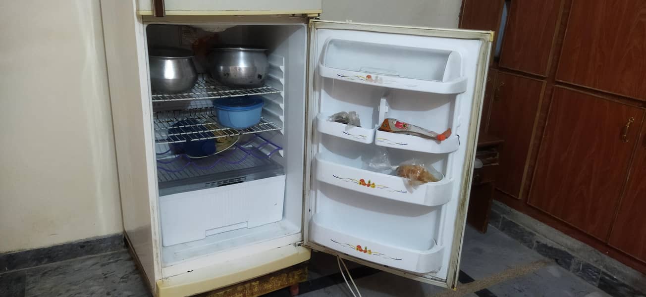 good condition Refgerator 1