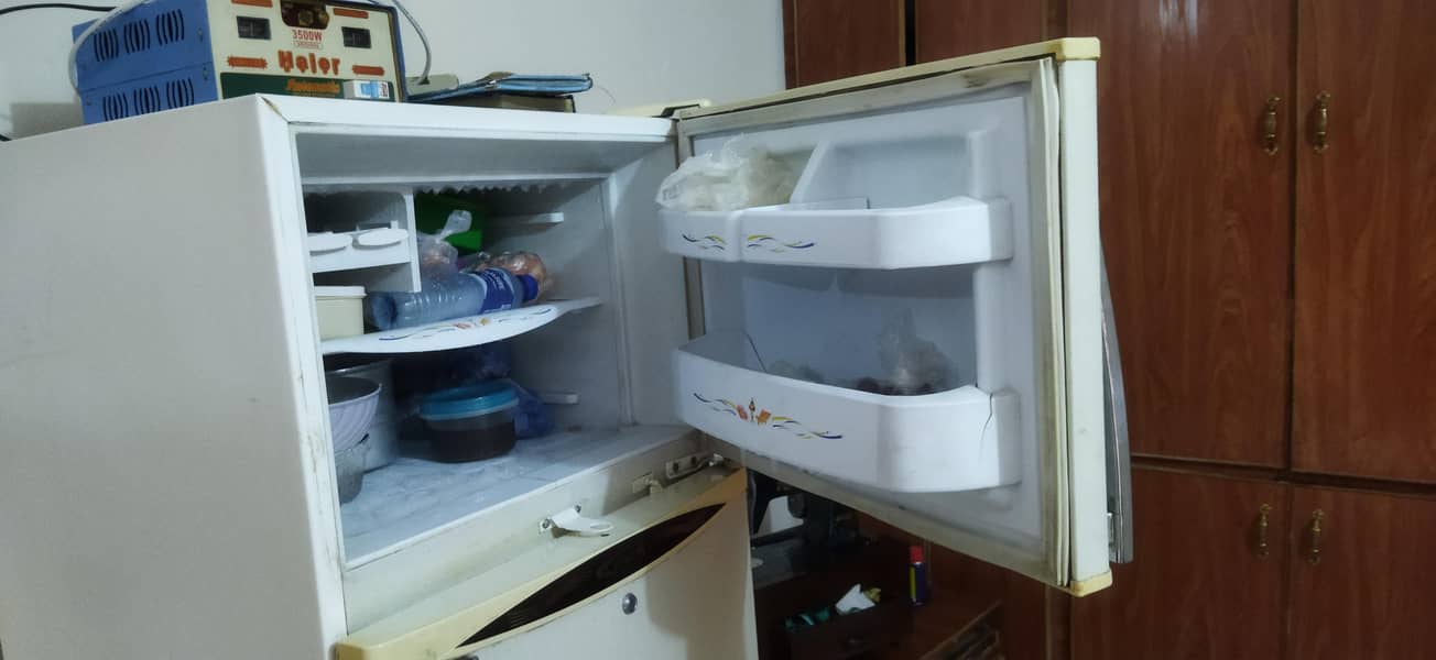 good condition Refgerator 2
