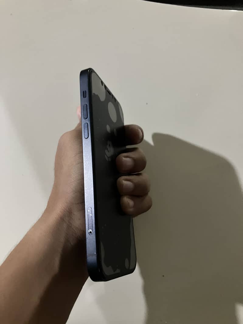 Apple iPhone 12 3