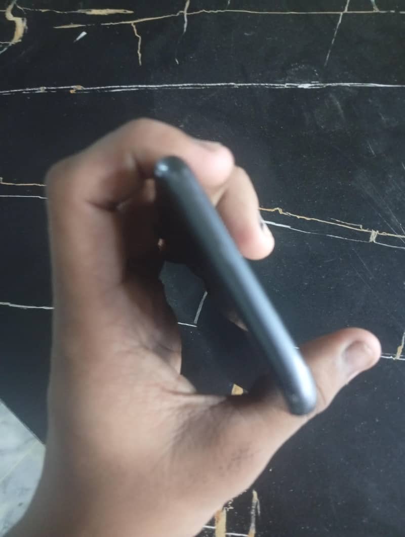 Apple iPhone 8 4