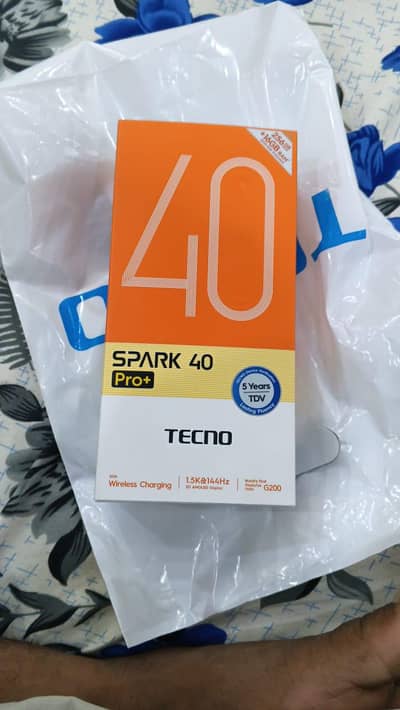 Tecno CAMON 40 Pro plus