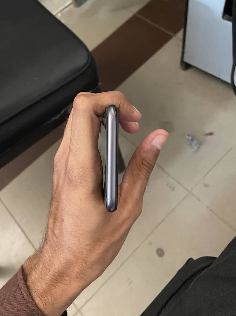Apple iPhone 8 4