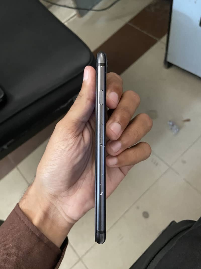 Apple iPhone 8 5