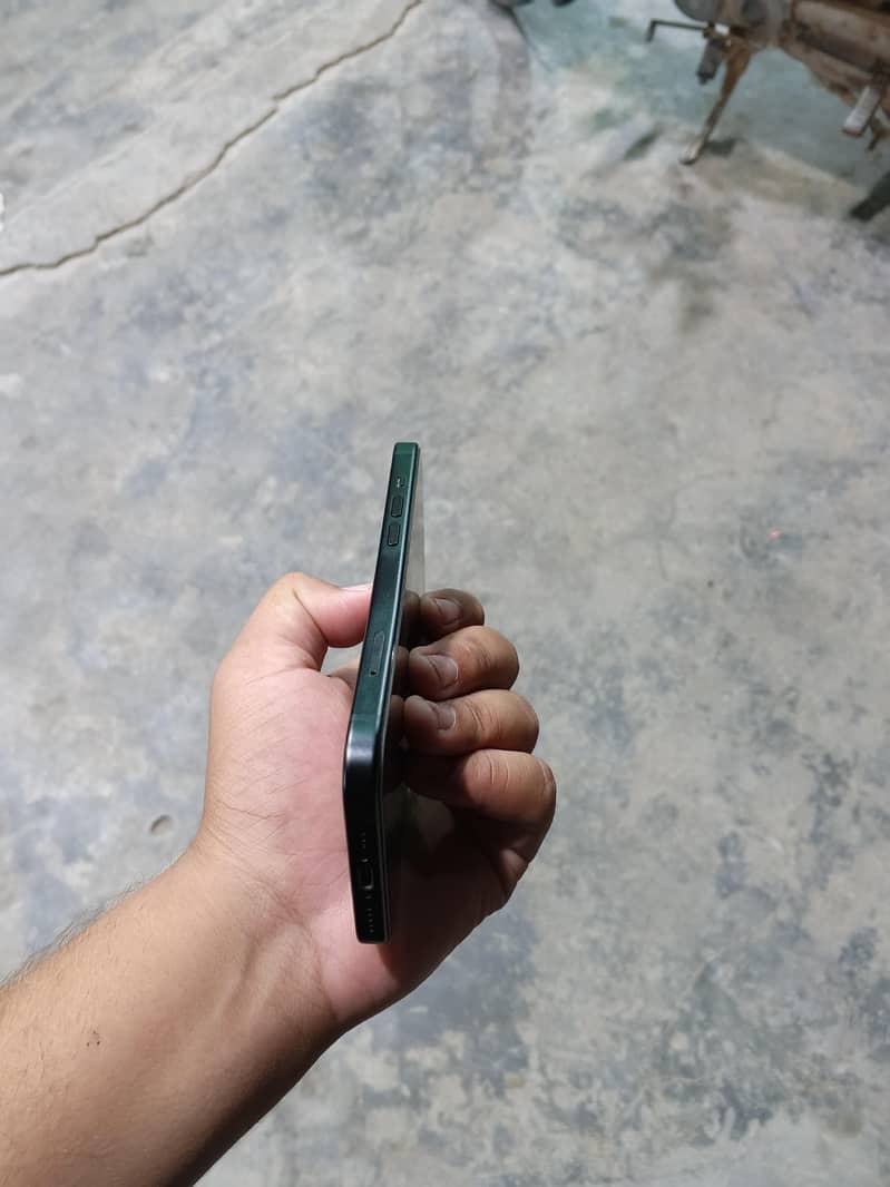 Apple iPhone 15 3