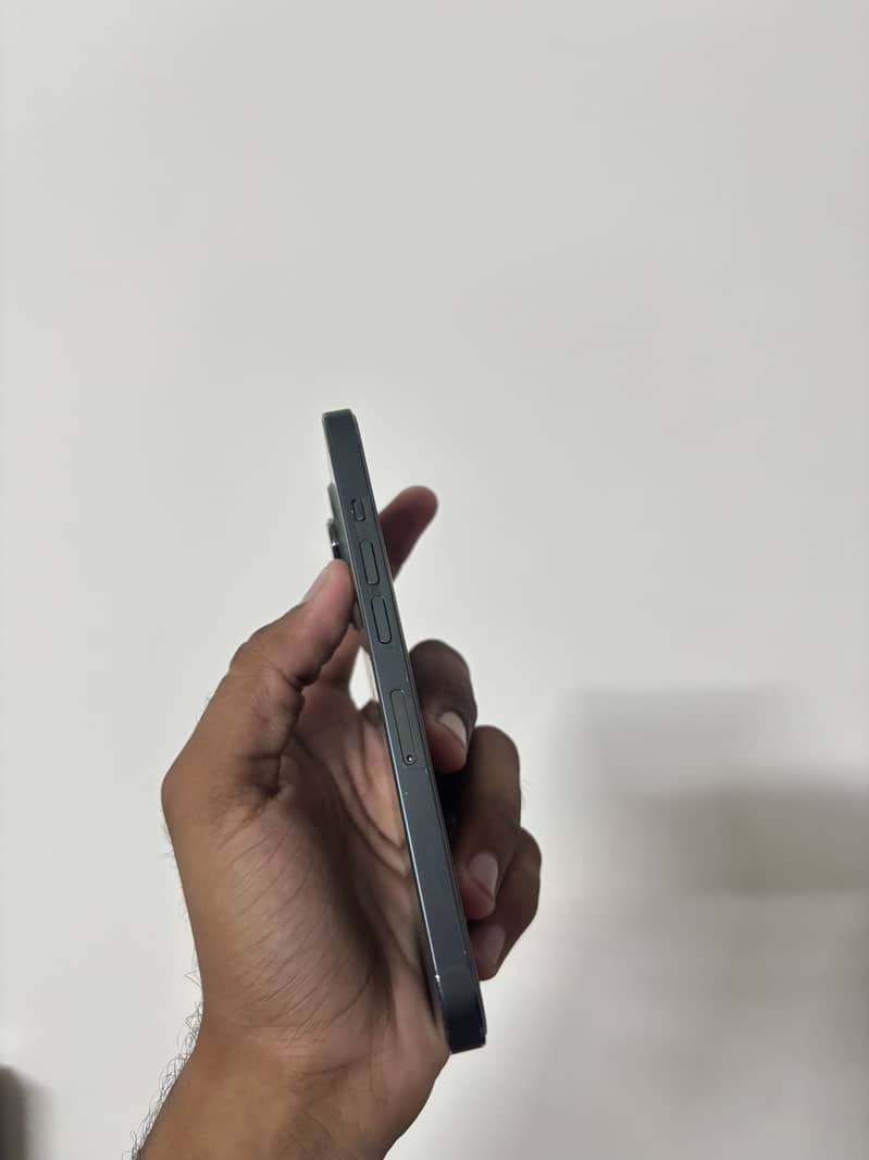 Apple iPhone 13 Pro 2
