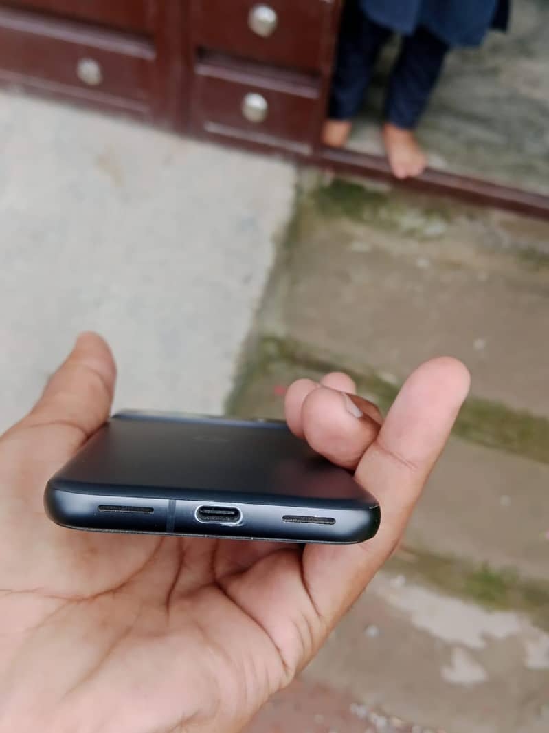 Google pixel 8a 4