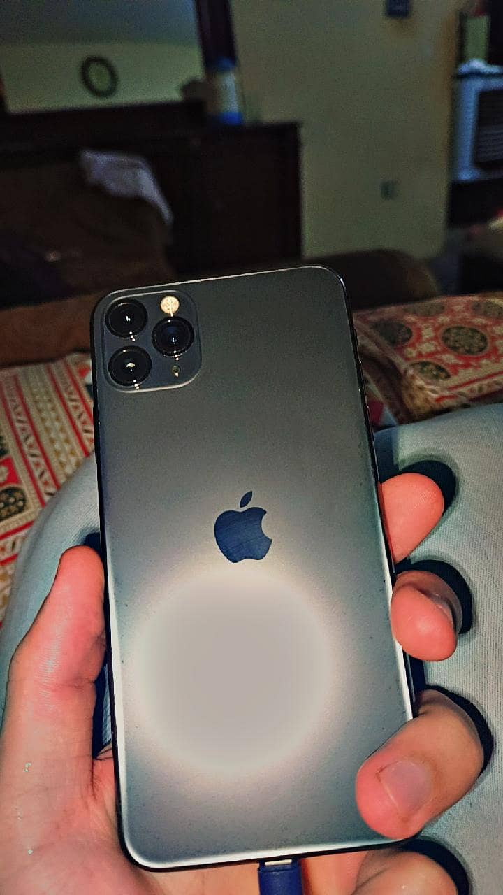 iPhone 11 Pro Max 0