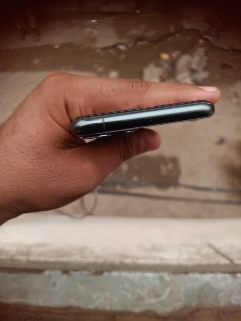 Apple iPhone 11 Pro 3